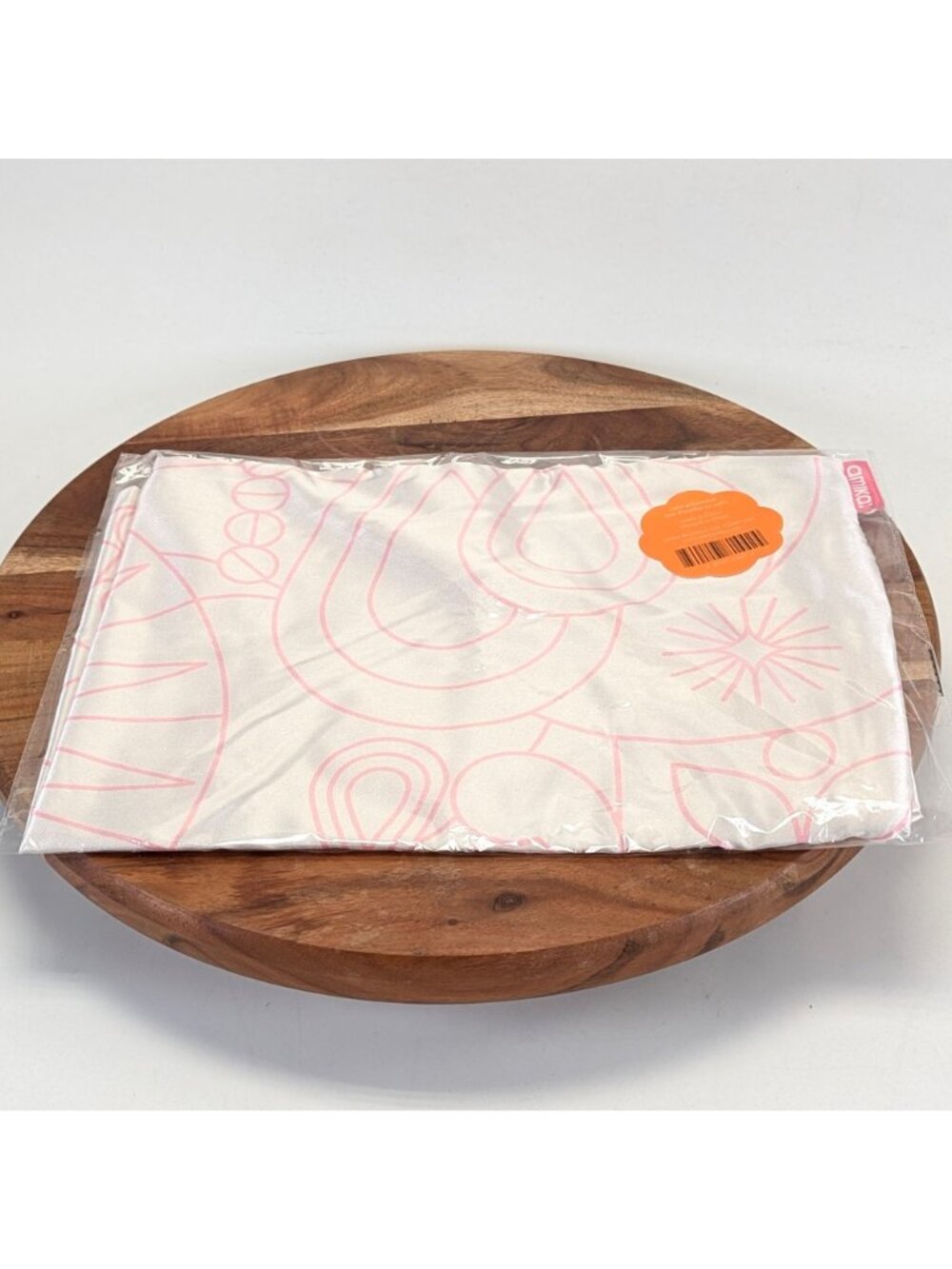 Amika Satin Pillowcase w Pink Pattern for Hair & Skin Care Polyester Satin - Picture 3 of 5